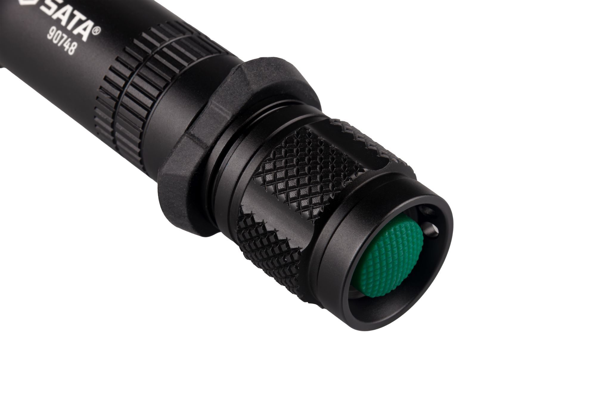 90748 SATA Long Throw Rechargeable Flashlight 555LM