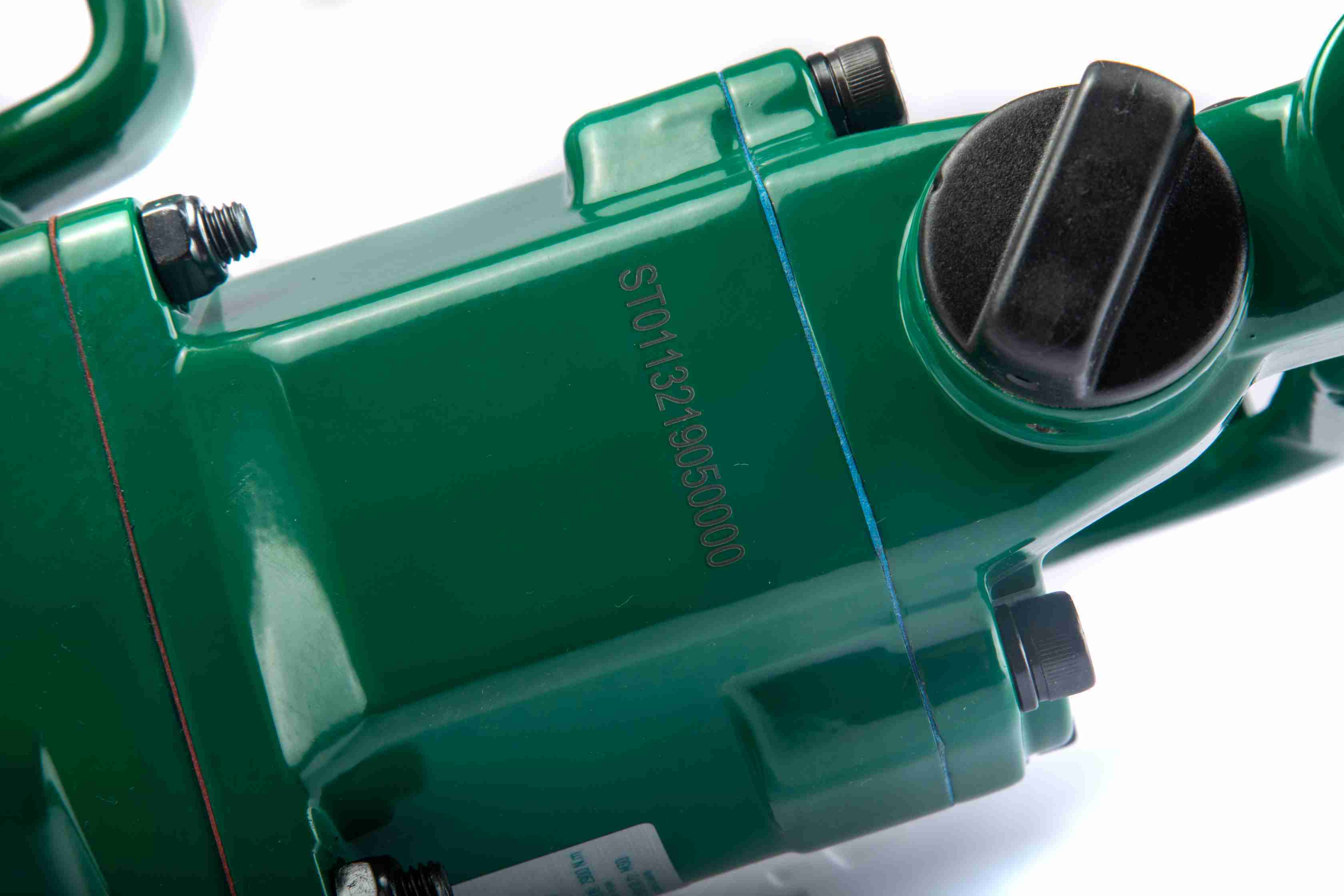 01132S SATA 1" Air Impact Wrench (2" Anvil)