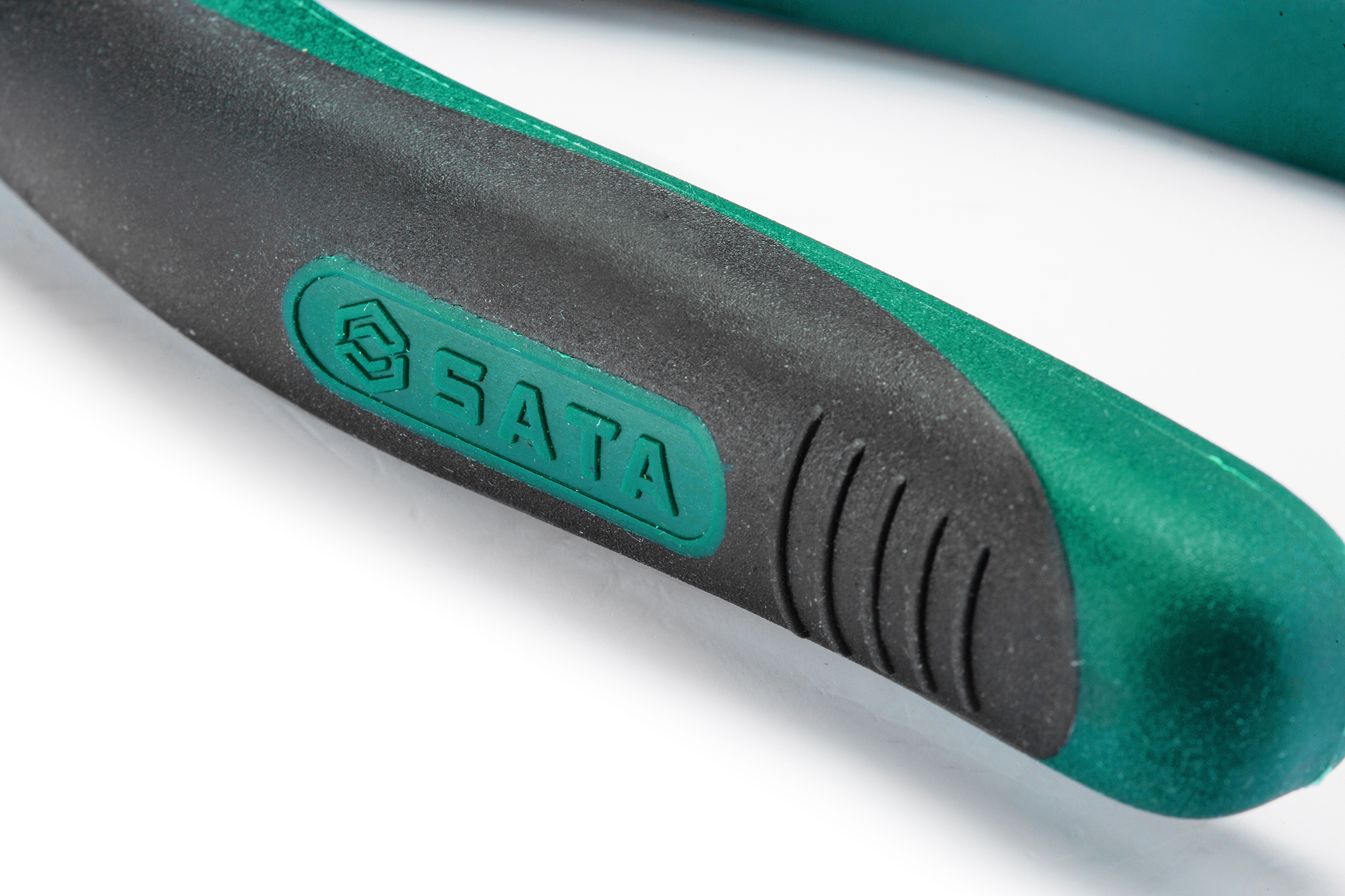 70302A SATA Combination Pliers 7"