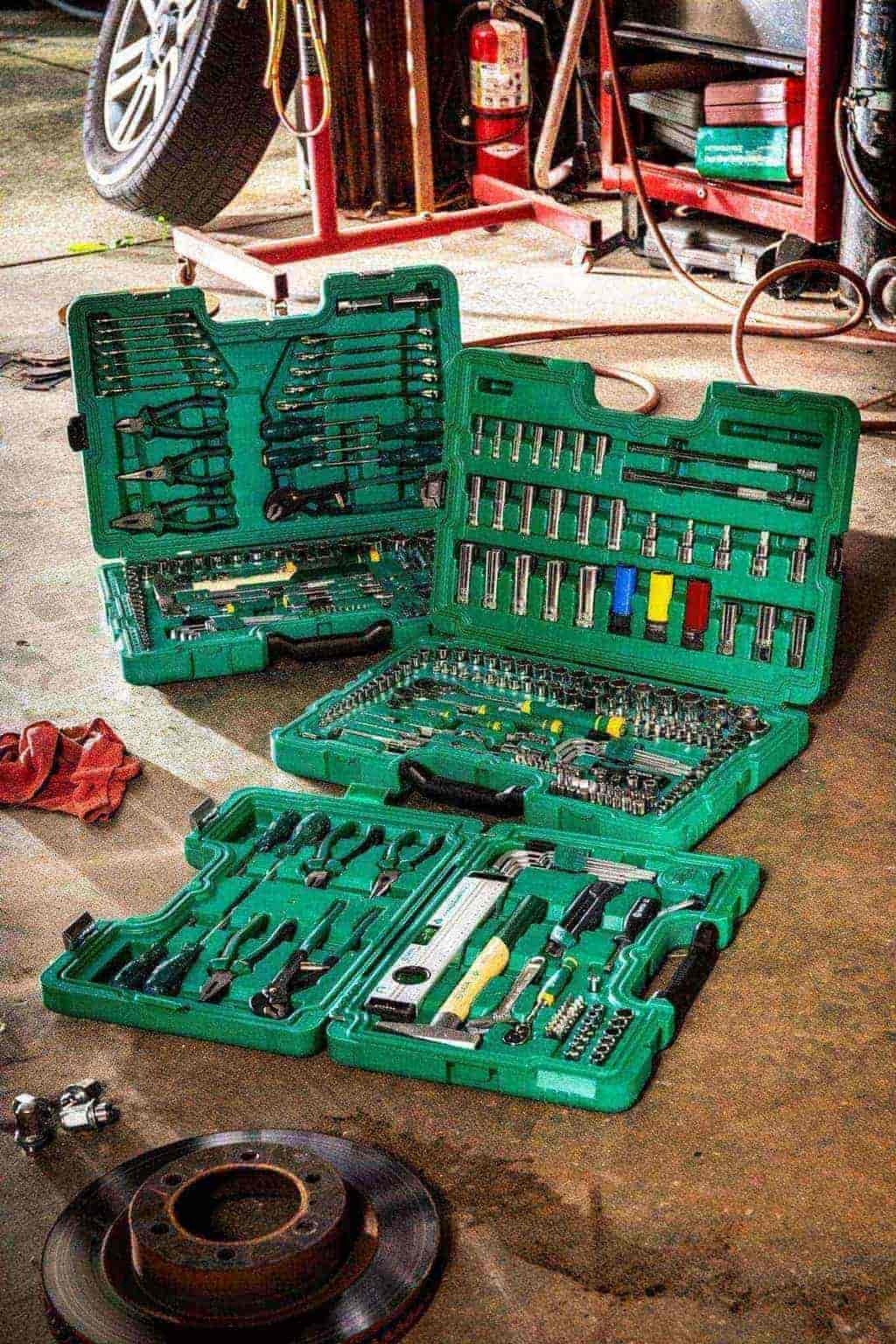 ST09546G SATA  180 Pc. 1/4”, 3/8”, 1/2” Metric Ratchet & Socket Set