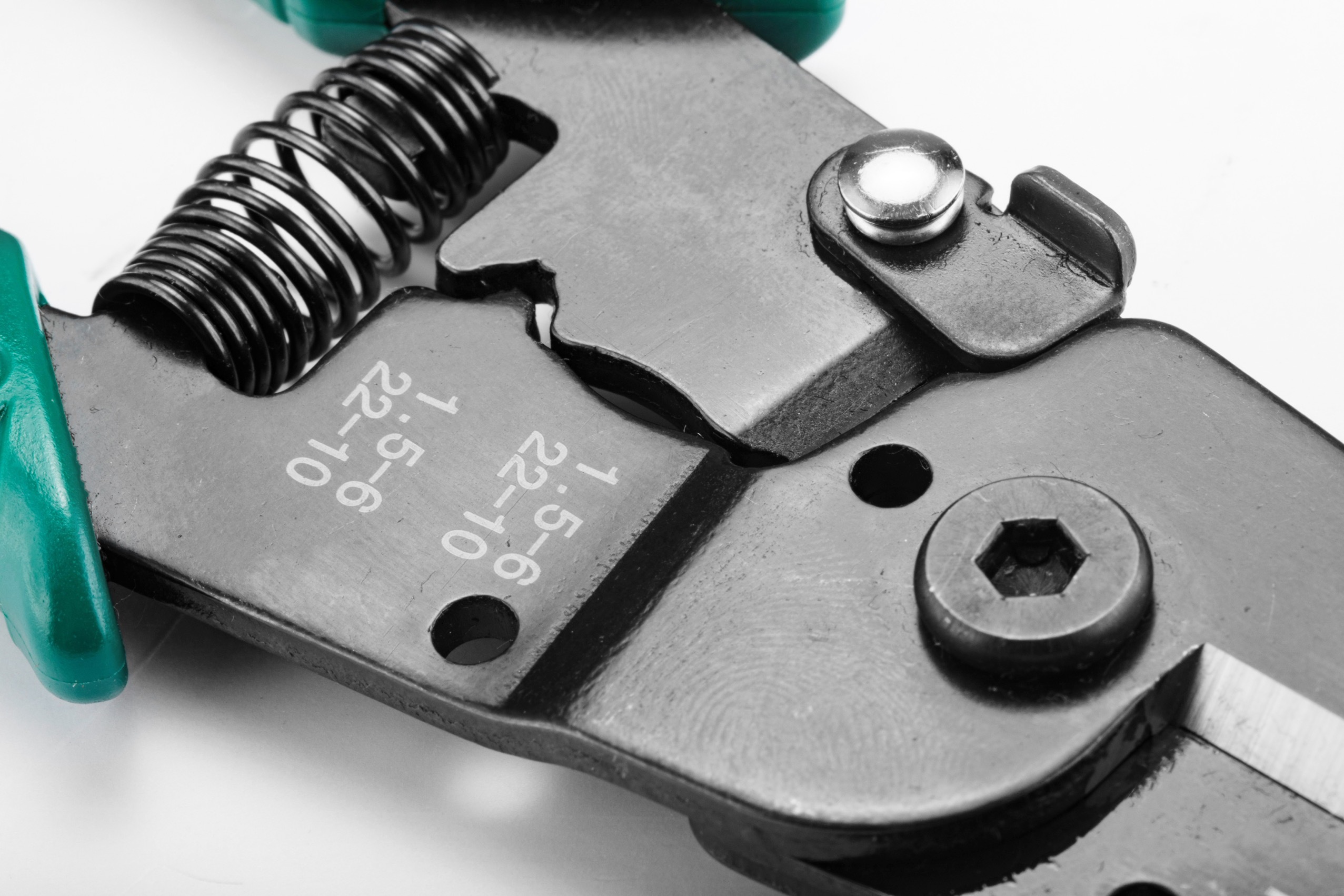 91201 SATA Wire Stripper with Cutter 6"