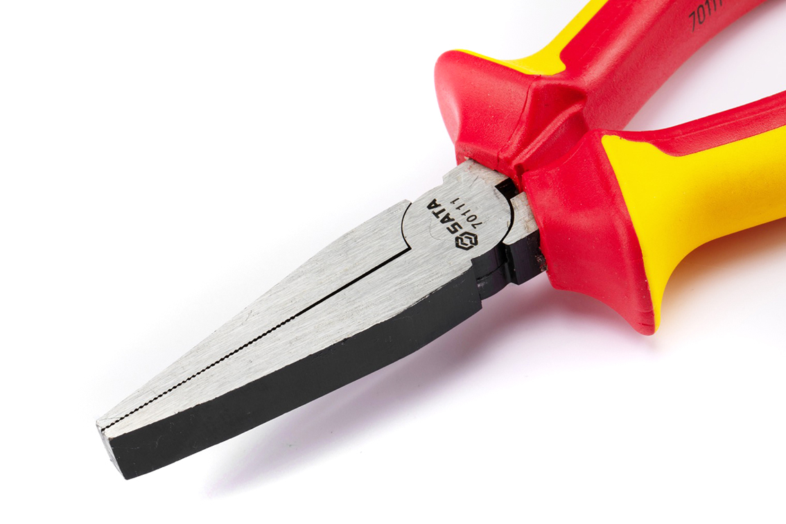 70111 SATA Insulated Flat Plier 6"