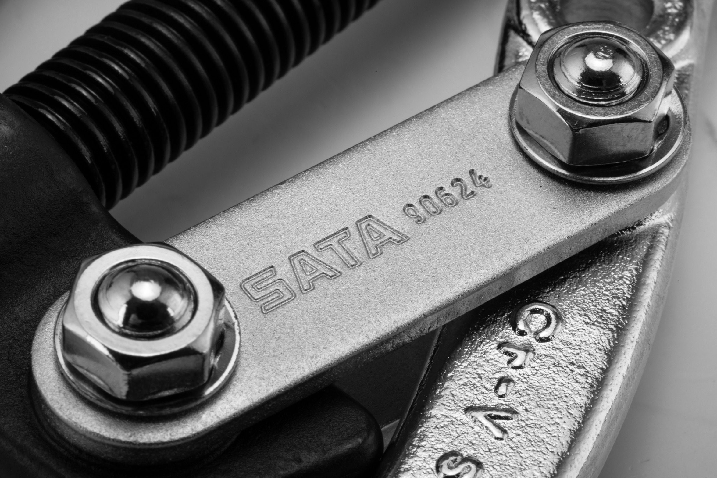 90624 SATA 2-jaw Reversible Puller 4"