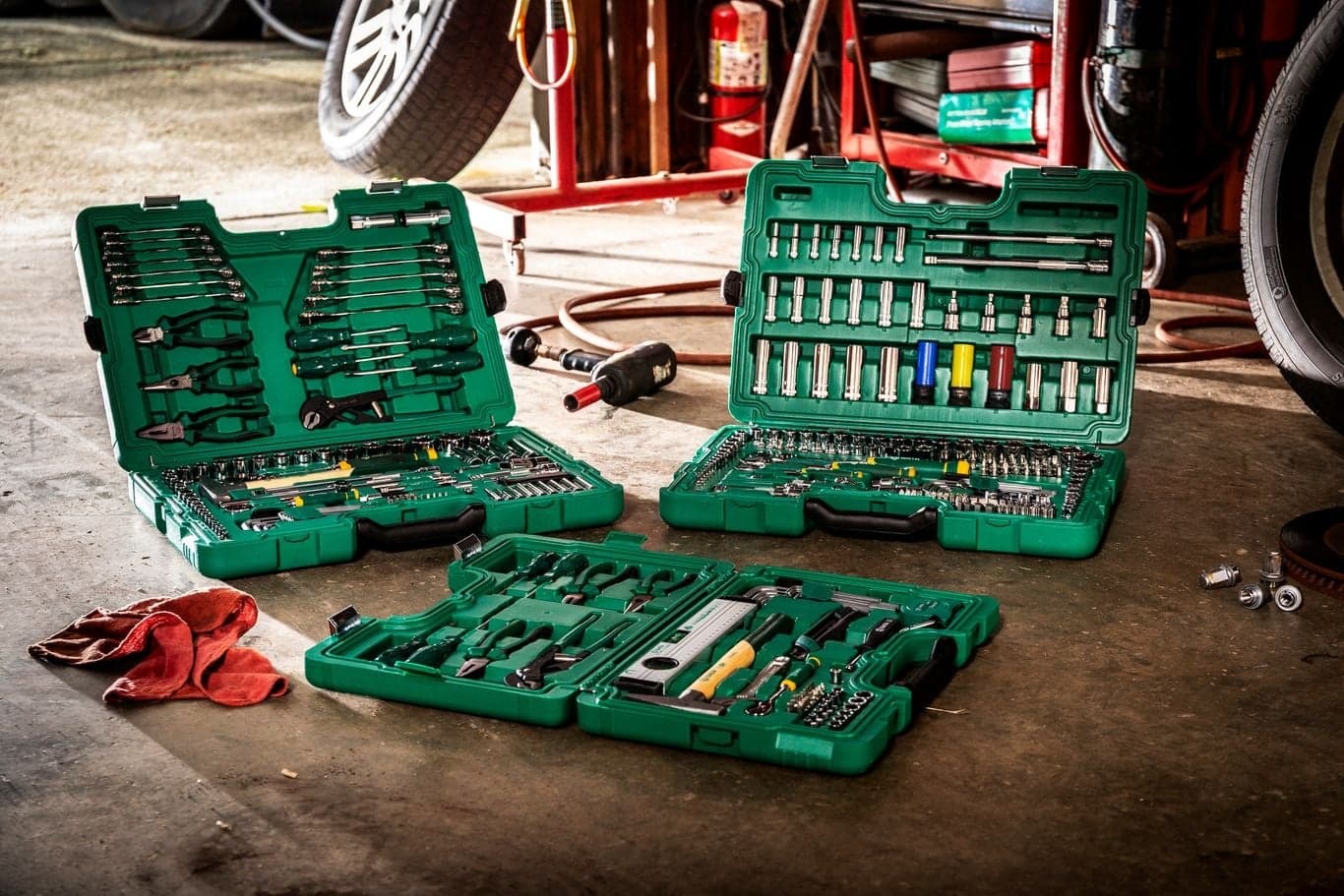 ST09546G SATA  180 Pc. 1/4”, 3/8”, 1/2” Metric Ratchet & Socket Set