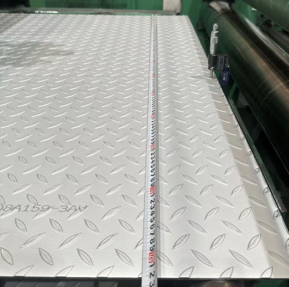 Tấm Thép Không Gỉ Có Vân Anti-trượt