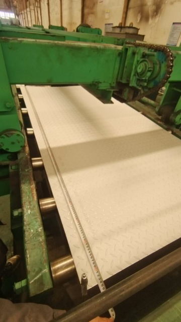 Tấm Thép Không Gỉ Có Vân Anti-trượt