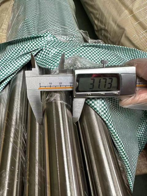 قضيب دائري من الفولاذ المقاوم للصدأ