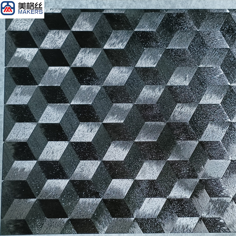 12K 150克 100x60cm 3D立体展宽碳纤维布 单面定型