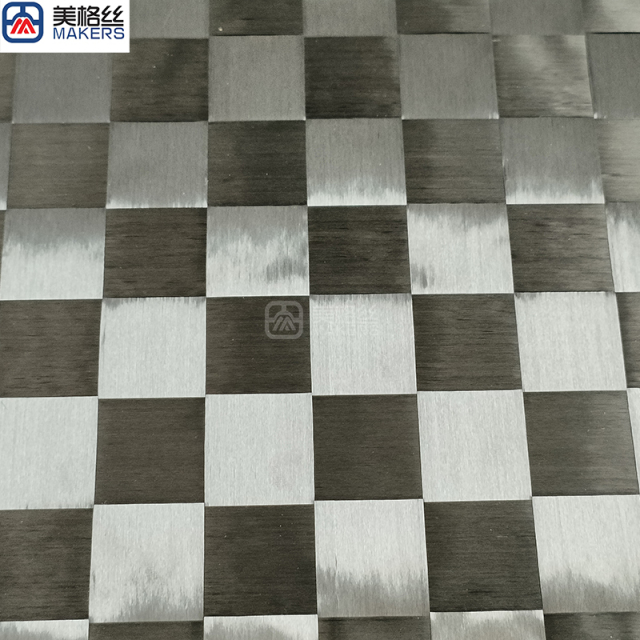 12K 64克 25x25mm  平纹 碳纤维展宽布