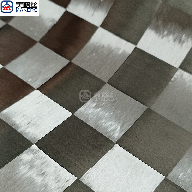 12K 64克 25x25mm  平纹 碳纤维展宽布