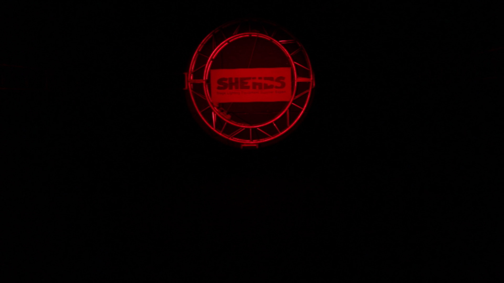 SHEHDS LED 330W Follow Spotlight With Flight Case Tracker For Wedding Theater Performance DJ