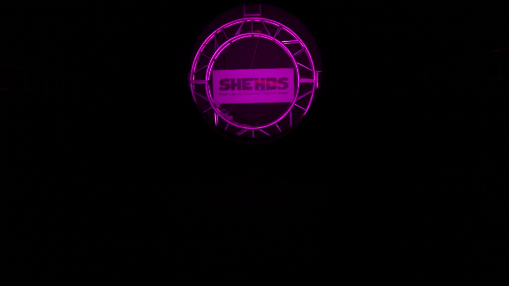 SHEHDS LED 330W Follow Spotlight With Flight Case Tracker For Wedding Theater Performance DJ