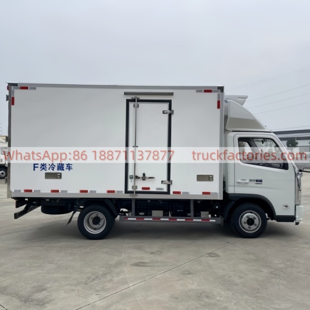 8. Foton M Card 135-horsepower pure electric refrigerated truck 3.8-meter box-type refrigerated truck