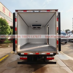 3.Dongfeng Tuyi 3.7-meter Natural Gas Refrigerated Truck, 4x2 Light-duty Refrigerated Truck for Cold Chain Transportation