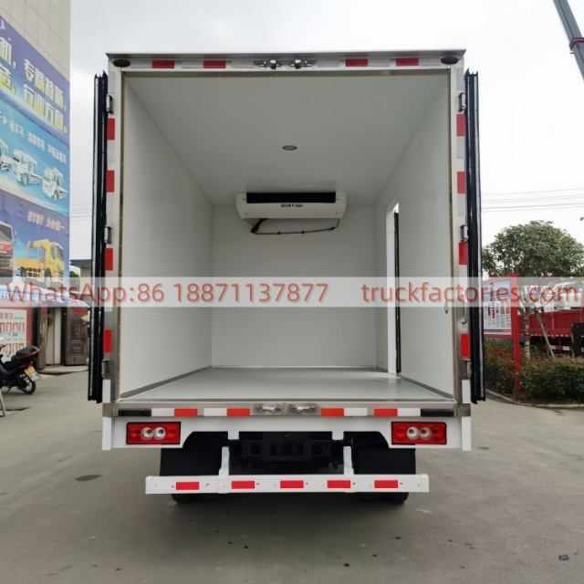 10. Foton Aoling Jietun 150hp Refrigerated Truck, equipped with a wide-body cab — 4.2m Van-Type Cold Chain Vehicle