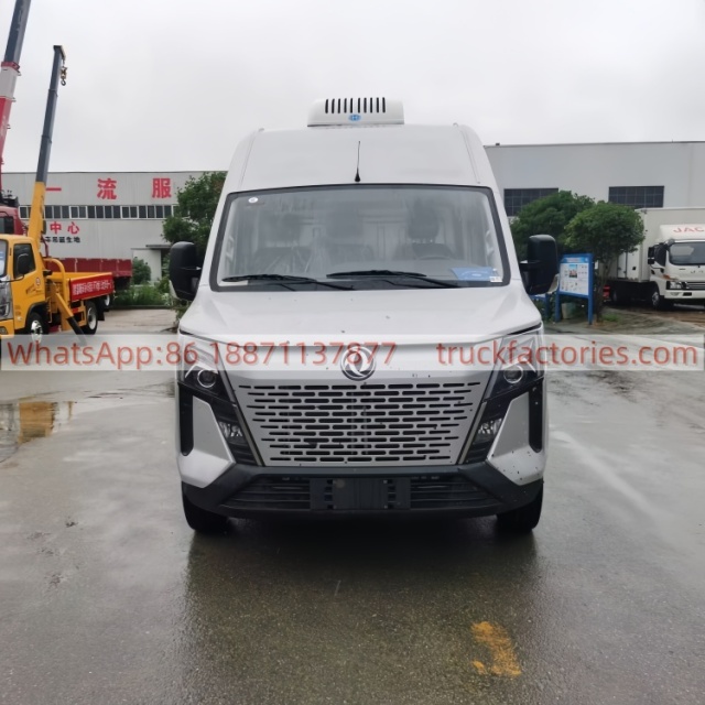4. Dongfeng Yufeng V9 long-axis high-roof van refrigerated truck is equipped with the Nissan Renault M9T engine