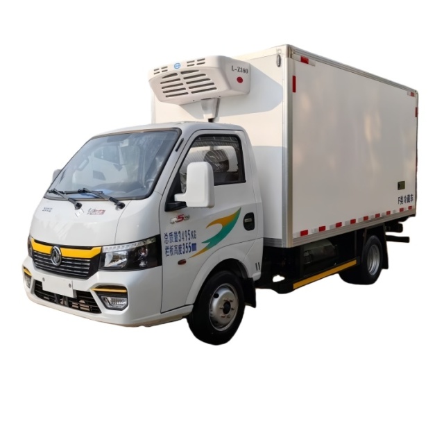 3.Dongfeng Tuyi 3.7-meter Natural Gas Refrigerated Truck, 4x2 Light-duty Refrigerated Truck for Cold Chain Transportation