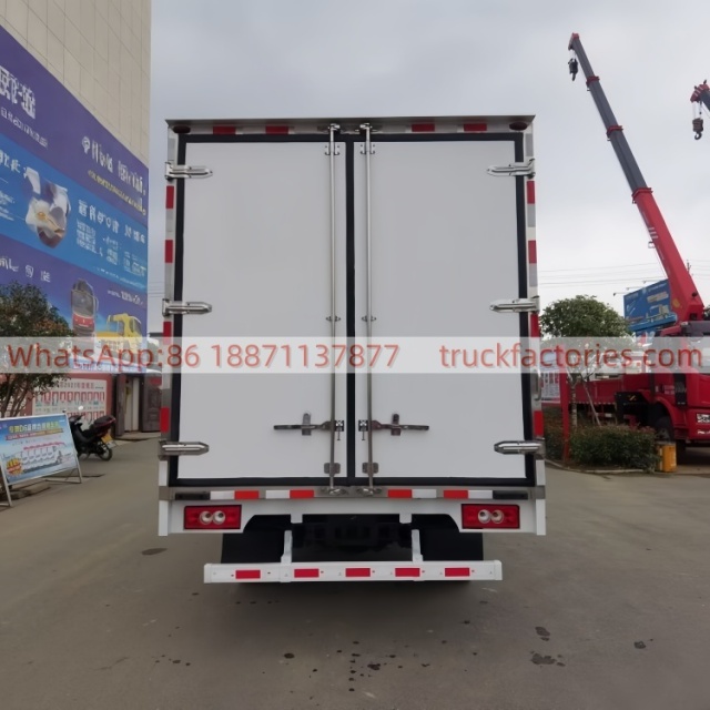 10. Foton Aoling Jietun 150hp Refrigerated Truck, equipped with a wide-body cab — 4.2m Van-Type Cold Chain Vehicle