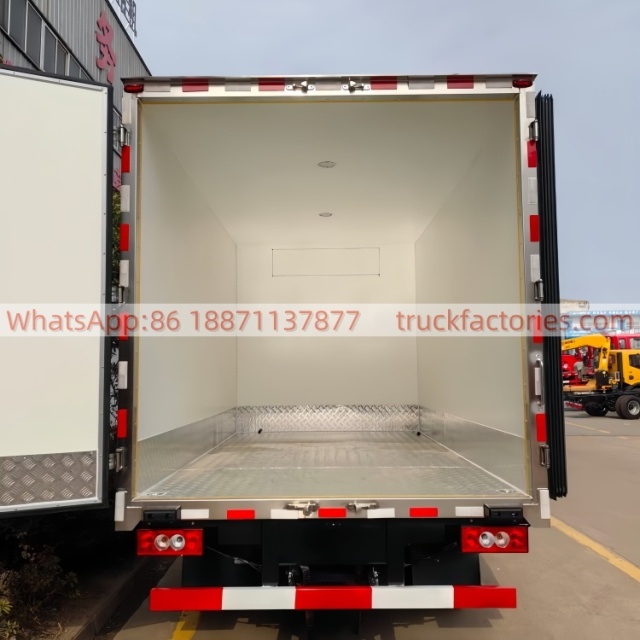Foton Aumark 4.2-Meter Hazardous Goods Refrigerated Box Truck, Freezing & Thermal Insulation Fresh-Keeping Transport Vehicle