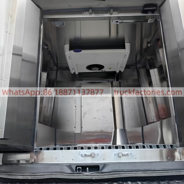 5. The Ford Transit single-row vaccine bread cold chain vehicle is equipped with special devices such as refrigeration units and compartments.