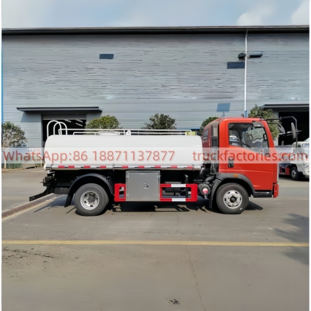 重汽5000L供水车