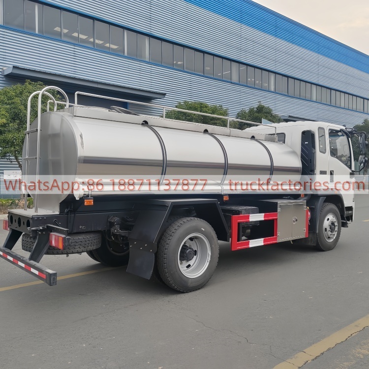 重汽5000L保温供水车