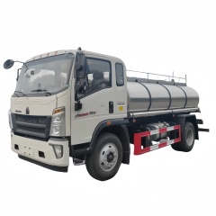 重汽5000L保温供水车