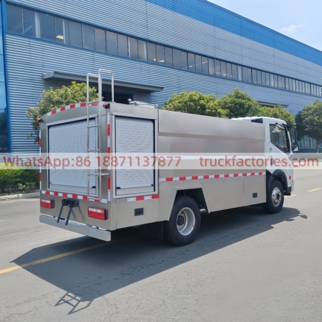 东风5000L供水车