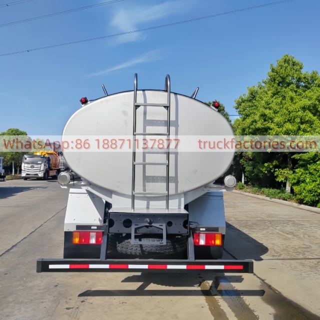 重汽10000L供水车