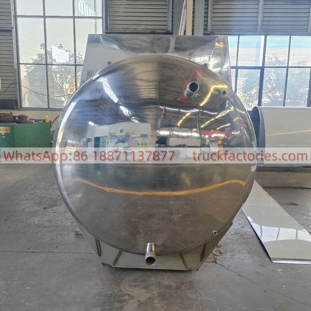 10000L镜面抛光供水罐