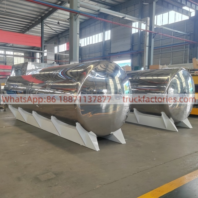 10000L镜面抛光供水罐