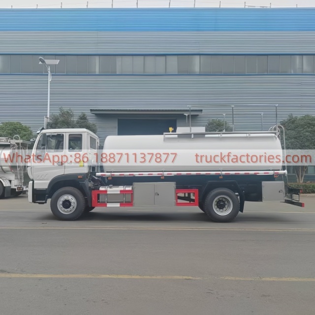 重汽10000L圆罐供水车