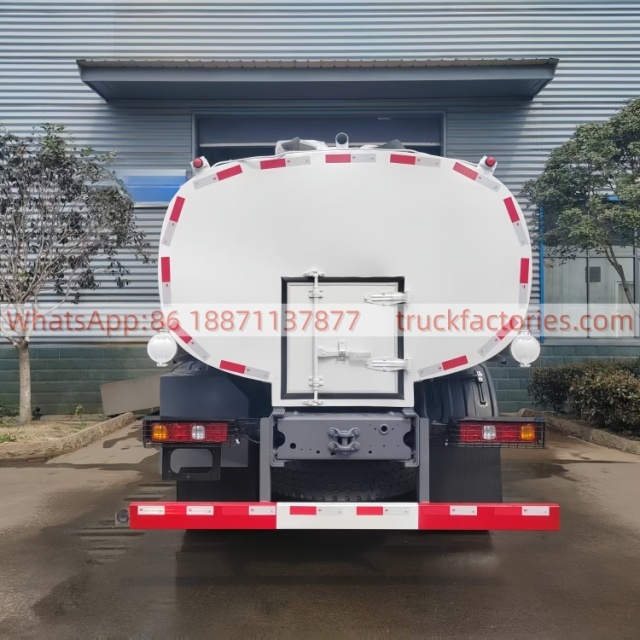 陕汽20000L保温供水车