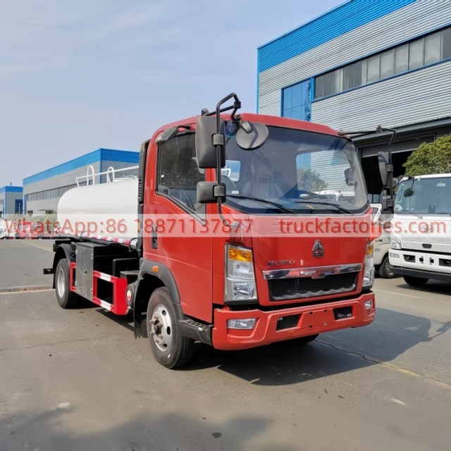 重汽5000L供水车