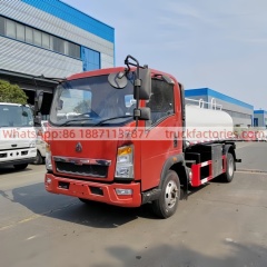 重汽5000L供水车