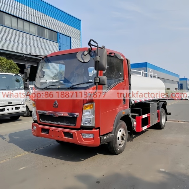 重汽5000L供水车