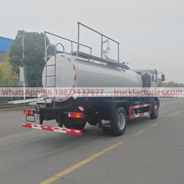 重汽10000L圆罐供水车