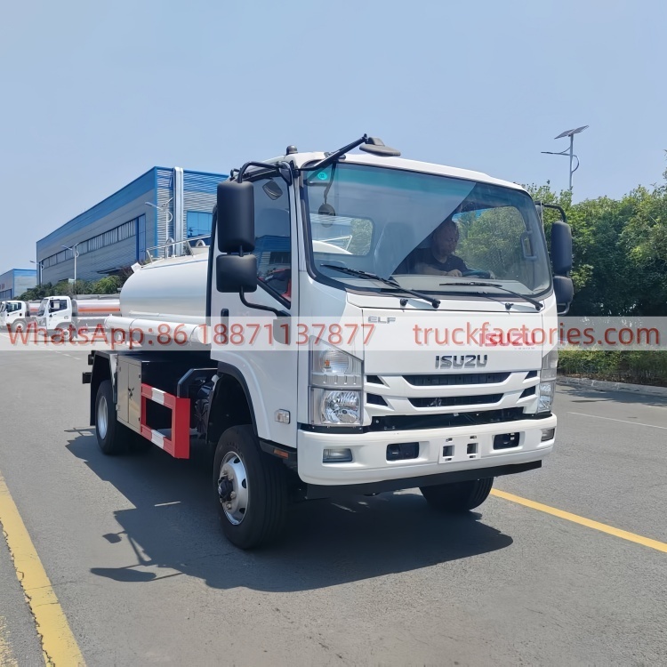 Isuzu 5000L Multi-functional Water Supply Vehicle, Dust Reduction and Greening Irrigation Truck