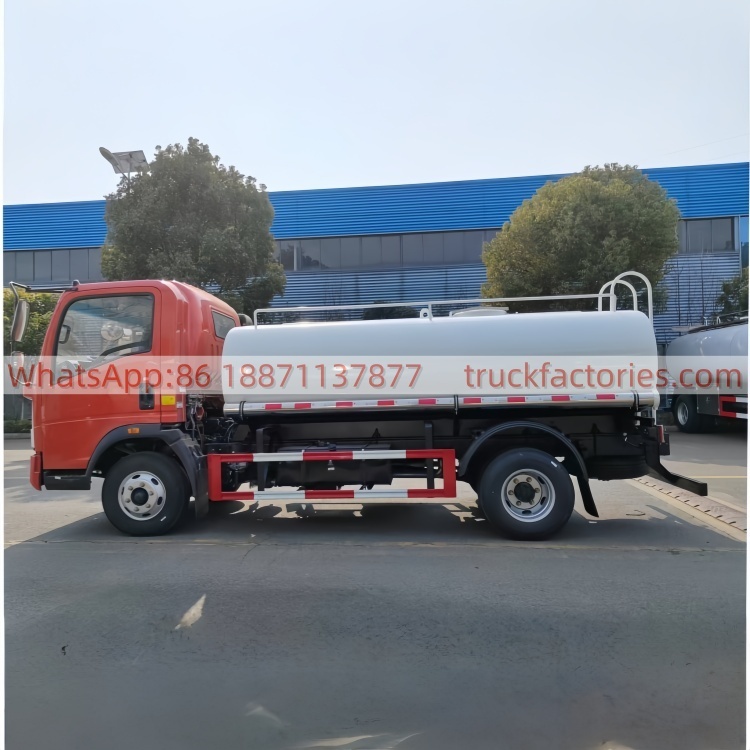 重汽5000L供水车