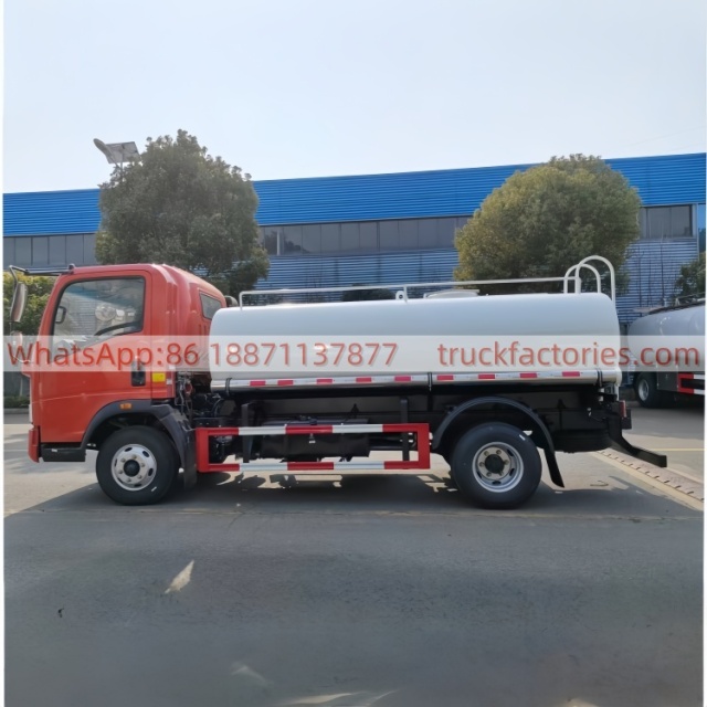 重汽5000L供水车