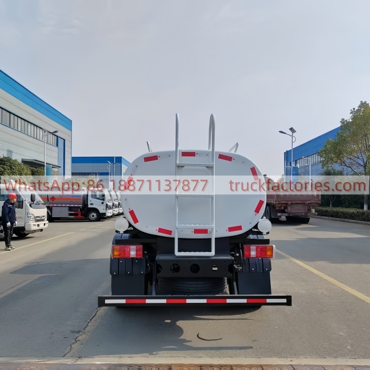 重汽5000L供水车