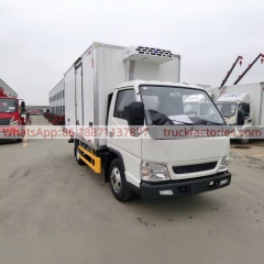 20.江铃3.7米冷藏冷链车
