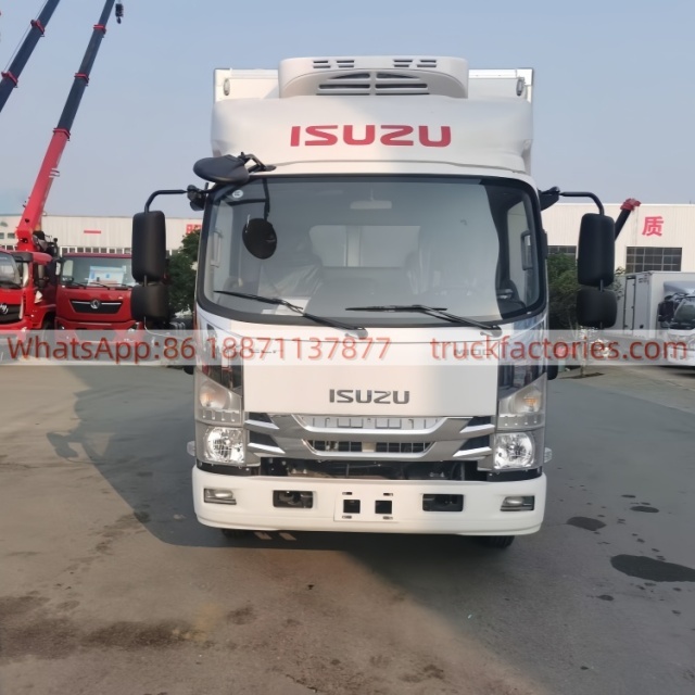 ISUZU box-type cold chain truck, refrigerated truck, frozen food truck, mobile refrigerator truck