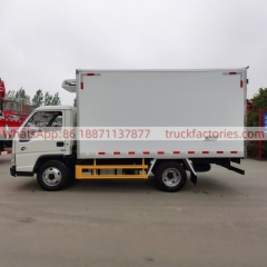 20.江铃3.7米冷藏冷链车