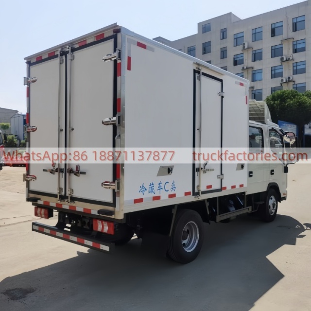 18.江淮Q3双排座冷藏冷链车