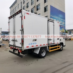 20.江铃3.7米冷藏冷链车