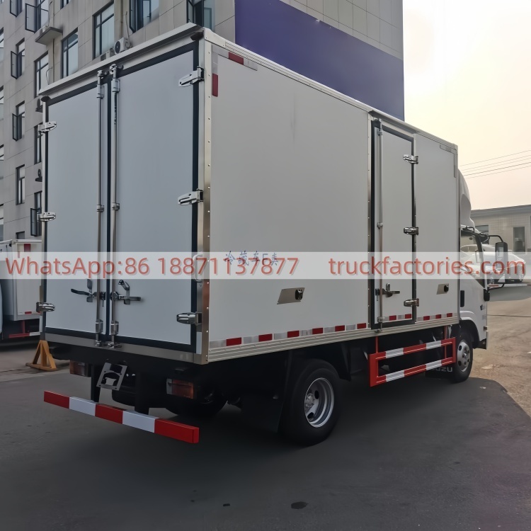 ISUZU box-type cold chain truck, refrigerated truck, frozen food truck, mobile refrigerator truck