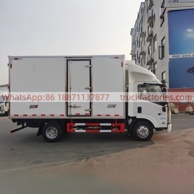 ISUZU box-type cold chain truck, refrigerated truck, frozen food truck, mobile refrigerator truck
