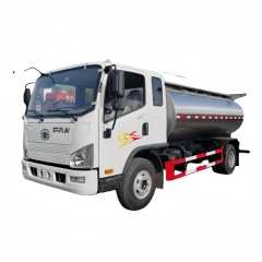 解放7000L奶罐运输卡车