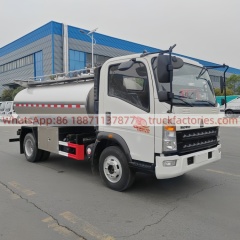 重汽5000L带泵奶罐运输卡车